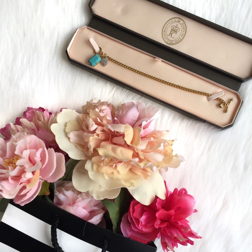 🆕 Juicy Couture Gold Toggle Bracelet